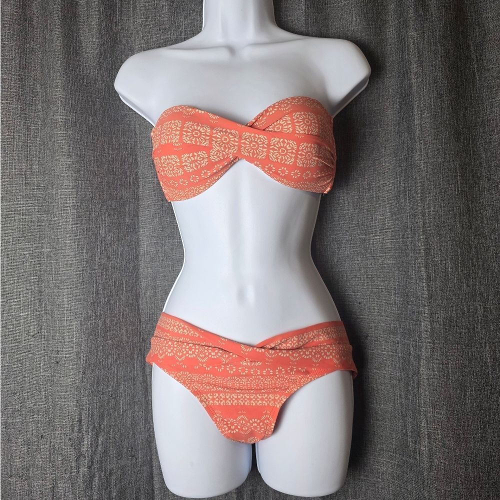 NWT- ROBIN PICCONE Isla Bandeau Bikini